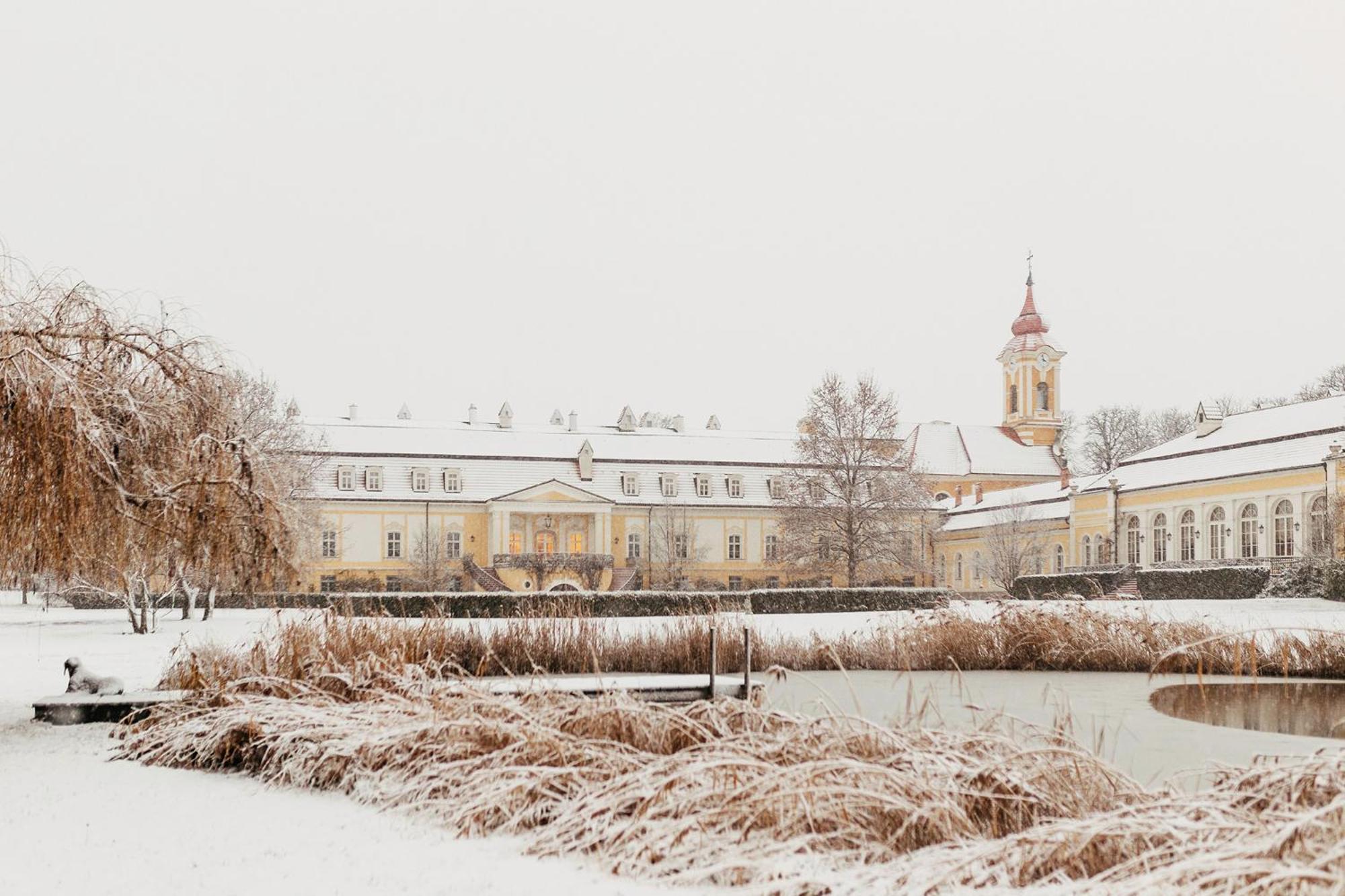 Hotel Chateau Bela Exterior photo